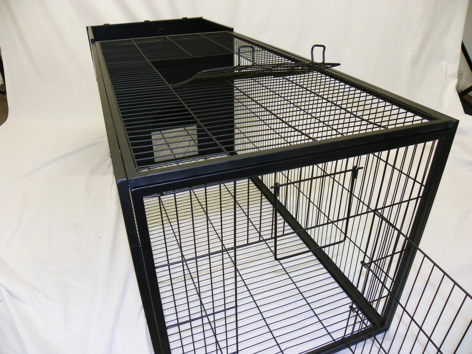 Metal Rabbit Hutch 1.5m (Black) - Image 6