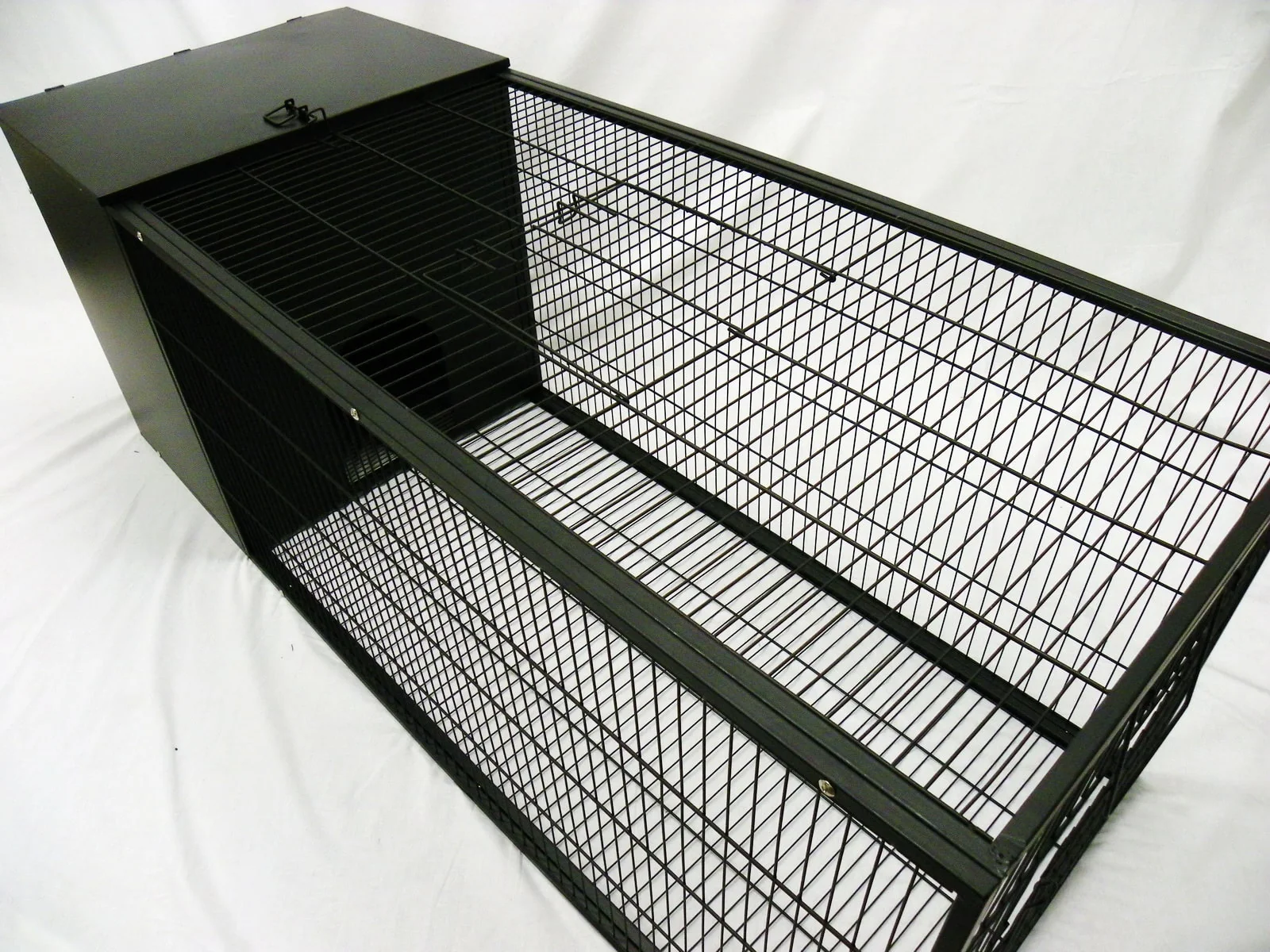 Metal Rabbit Hutch 1.5m (Black) - Image 7